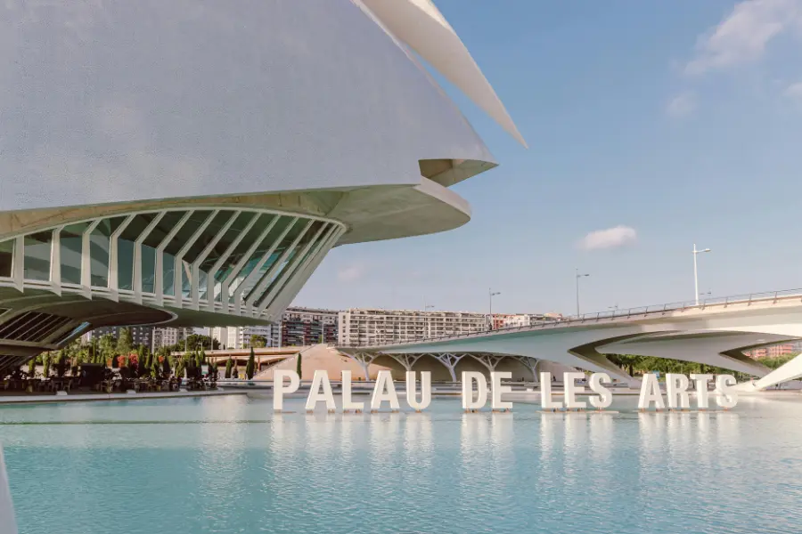 Valencia: Descubre qué ver en la ciudad del Turia 1 Palacio de las artes de Valencia