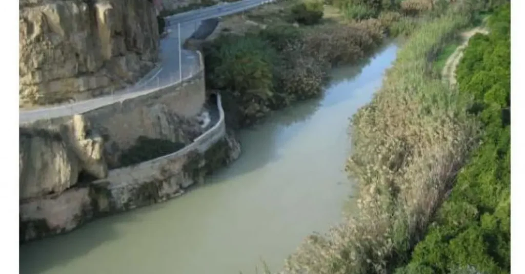 Salto de la Novia: Cómo Llegar, Qué Ver y Hacer en este Destino Espectacular 5 Carretera en coche