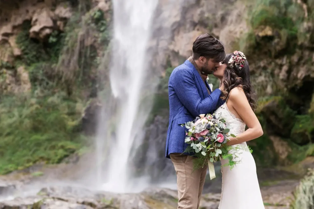 Salto de la Novia: Cómo Llegar, Qué Ver y Hacer en este Destino Espectacular 4 Amor Eterno en el Salto de la Novia
