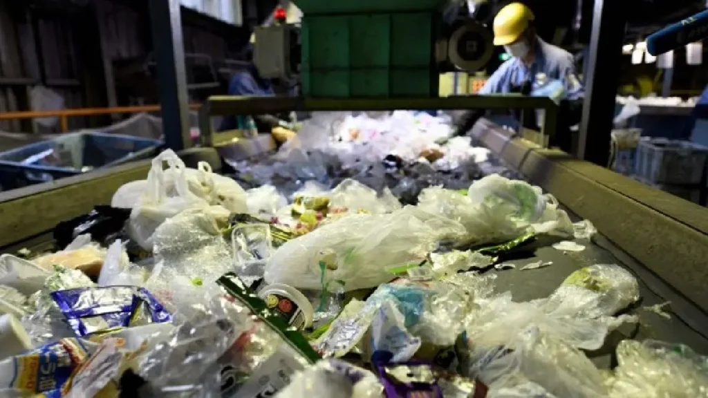 ¡Empieza a Reciclar Ahora y Transforma tu Hogar! Consejos Prácticos para un Futuro Sostenible 26 Japón Innovación en el Reciclaje de Plásticos