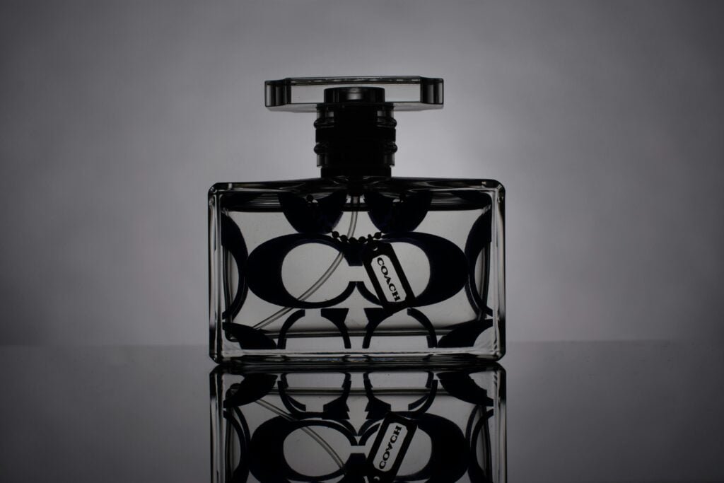 Perfumes de Feromonas: Todo lo que Necesitas Saber para Él y para Ella 2 Perfumes de Feromonas: Todo lo que Necesitas Saber para Él y para Ella